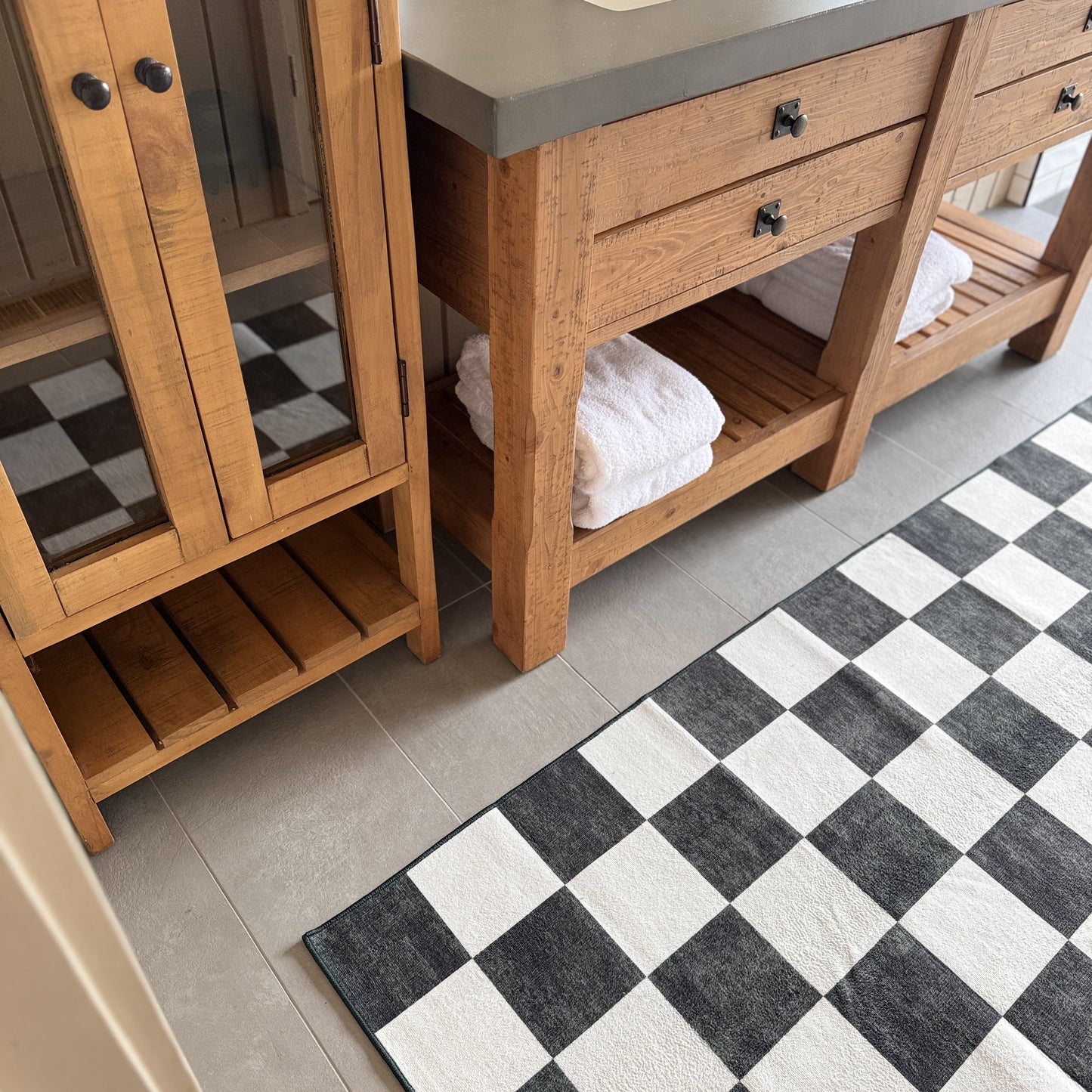 Juniper and Ivory MM-18 Machine Washable Rug