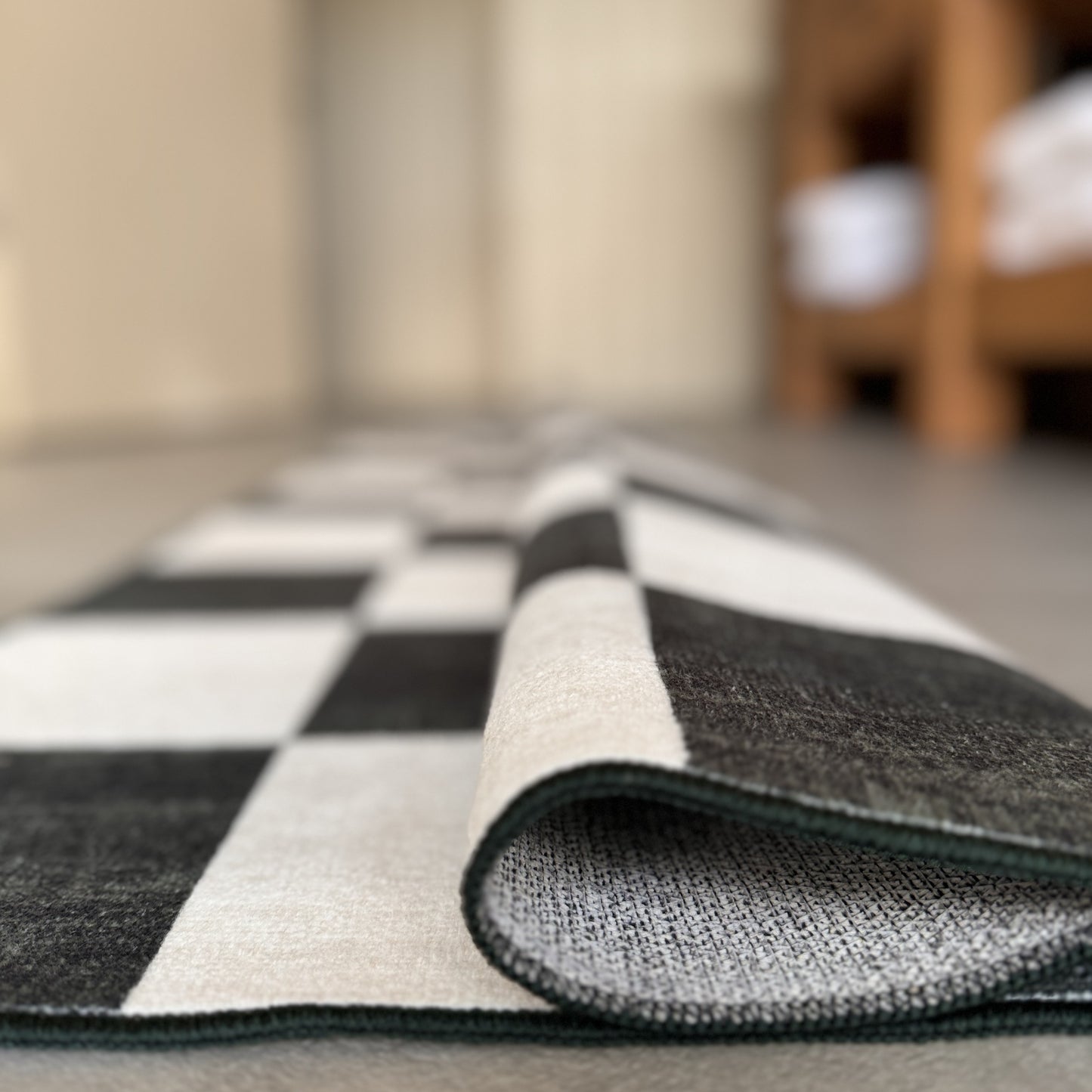 Juniper and Ivory MM-18 Machine Washable Rug