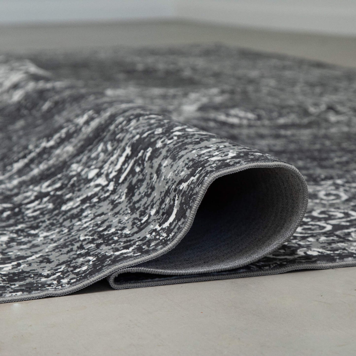 Black Medallion MM-09 Machine Washable Area Rug